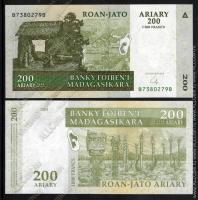 Мадагаскар 200 ариари (1000 франков) 2004г. Р.87UNC