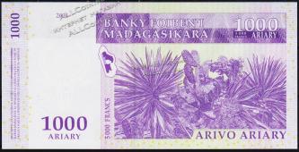Мадагаскар 1000 ариари (5000 франков) 2004г. P.89в - UNC - Мадагаскар 1000 ариари (5000 франков) 2004г. P.89в - UNC
