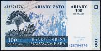 Мадагаскар 100 ариари (500 франков) 2004г. Р.86a - UNC