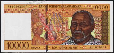 Мадагаскар 10000 франков (2000 ариари) 1994г. P.79а - UNC - Мадагаскар 10000 франков (2000 ариари) 1994г. P.79а - UNC